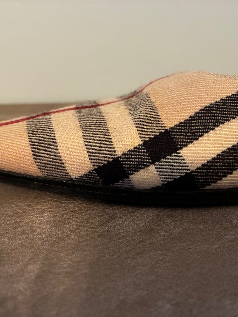 Burberry London Nova sling back kitten heel pumps. - Picture 13 of 14